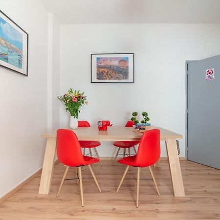 Modern Renovated Apt Next To The Beachfront Ираклион Экстерьер фото