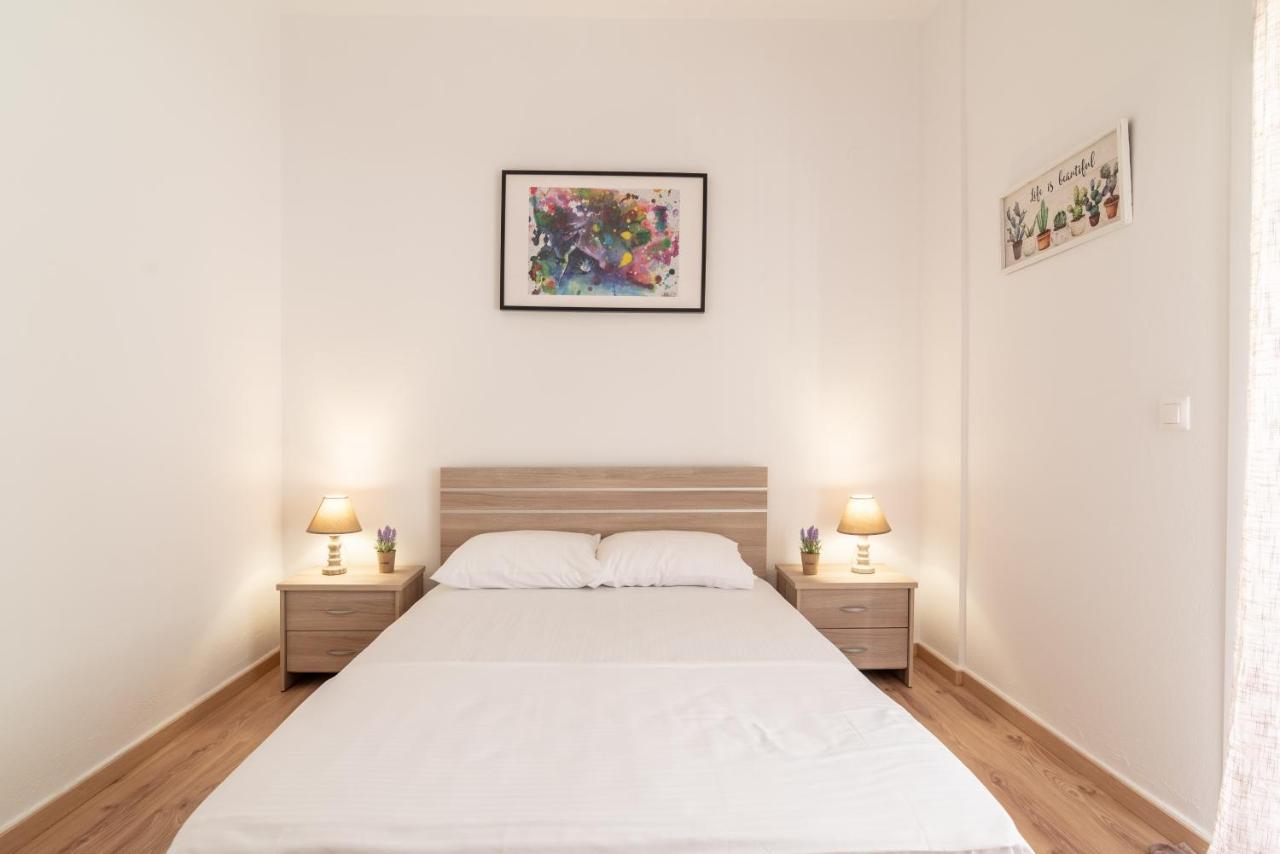 Modern Renovated Apt Next To The Beachfront Ираклион Экстерьер фото