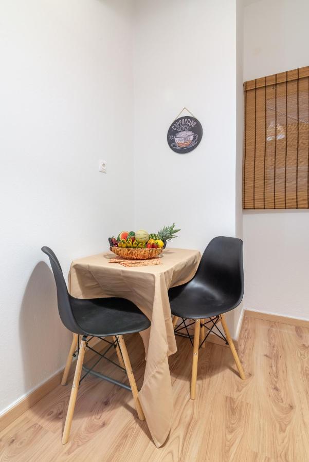 Modern Renovated Apt Next To The Beachfront Ираклион Экстерьер фото