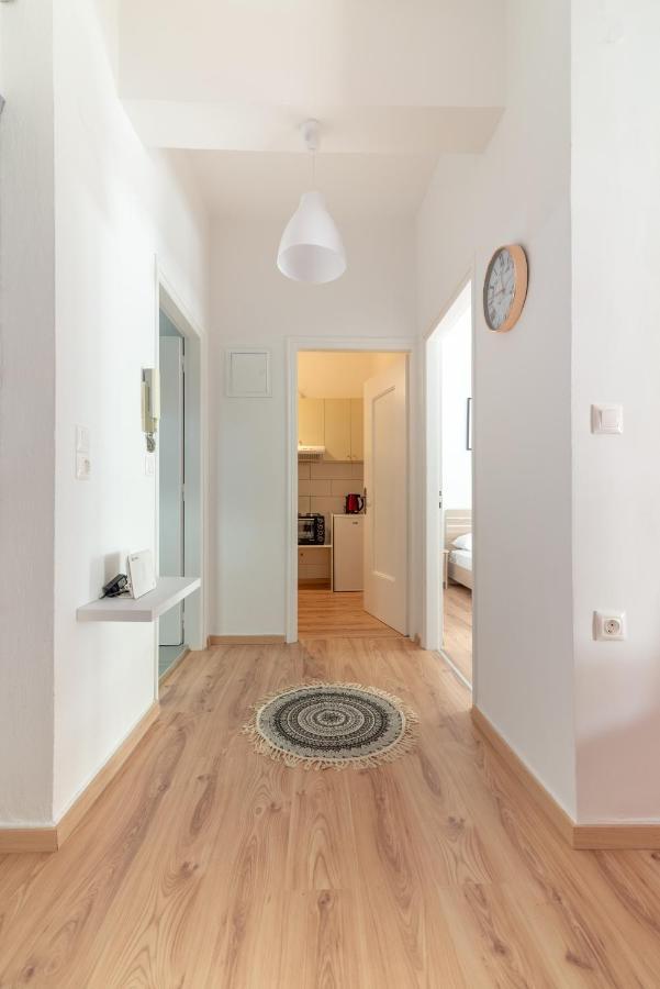 Modern Renovated Apt Next To The Beachfront Ираклион Экстерьер фото