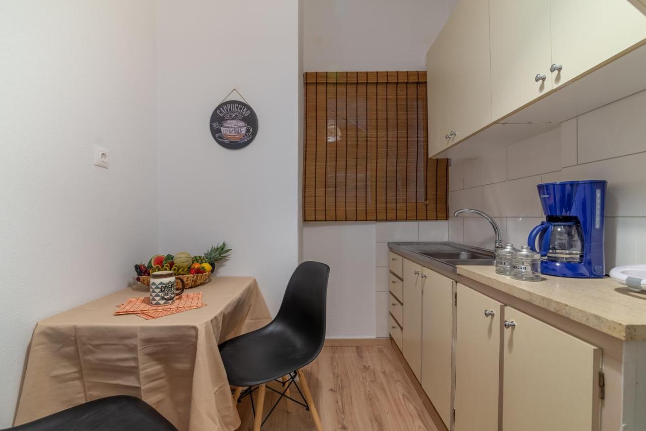 Modern Renovated Apt Next To The Beachfront Ираклион Экстерьер фото